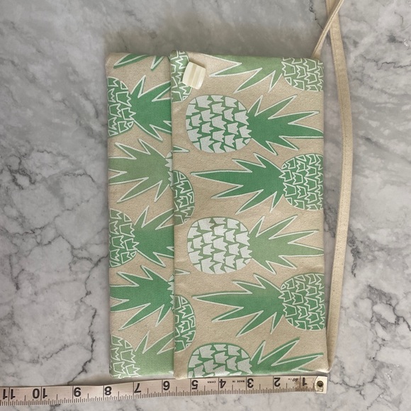 Jana Lam Crossbody - Picture 10 of 11